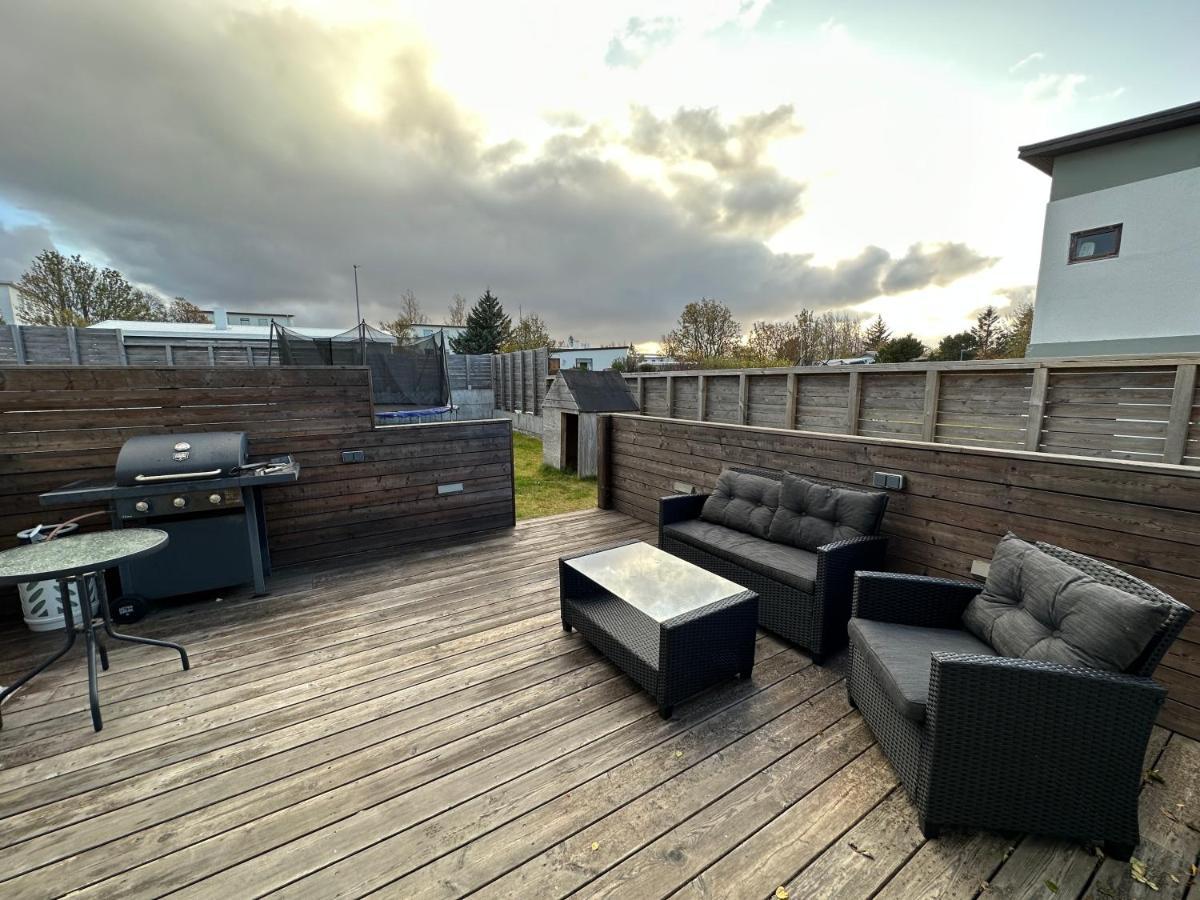 Spacious And Family Friendly Apartment In Kopavogur Reykjavík Esterno foto